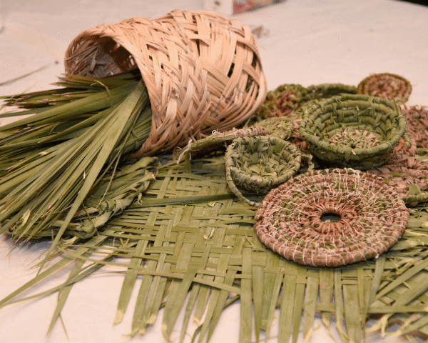 Preserving Academic Milestones: The Shift Toward Sustainable Artisanship in Degree Keepsakes